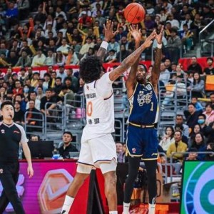 央视直播！上海VS广东胜券在握，五位国手同时缺阵，杜锋恐遭淘汰