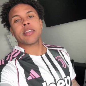 开云官网-麦肯尼：我很高兴能够延长我的合同，并与尤文球迷共度更多的时光